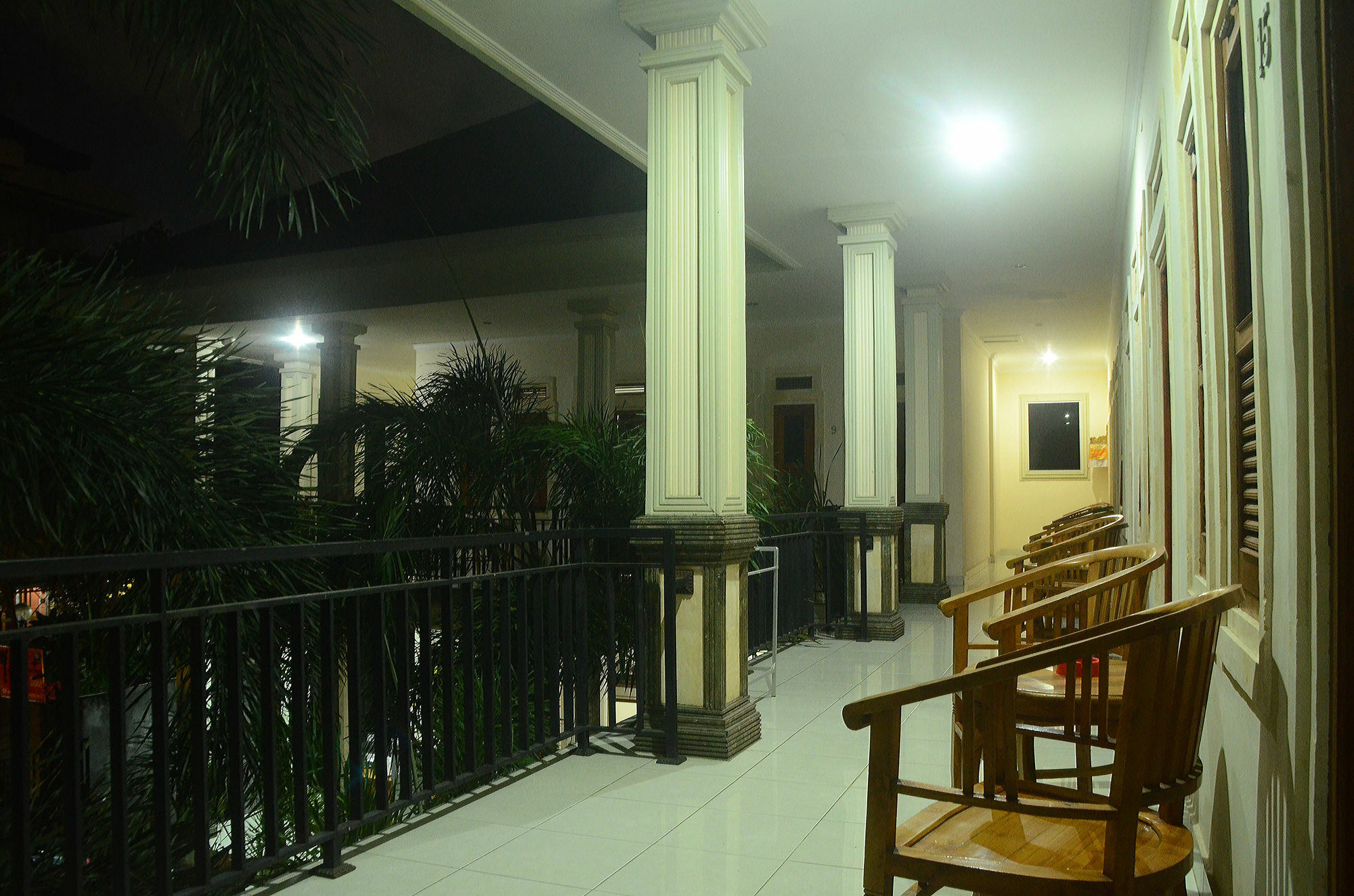Budget Door Legian Inn Кута Экстерьер фото