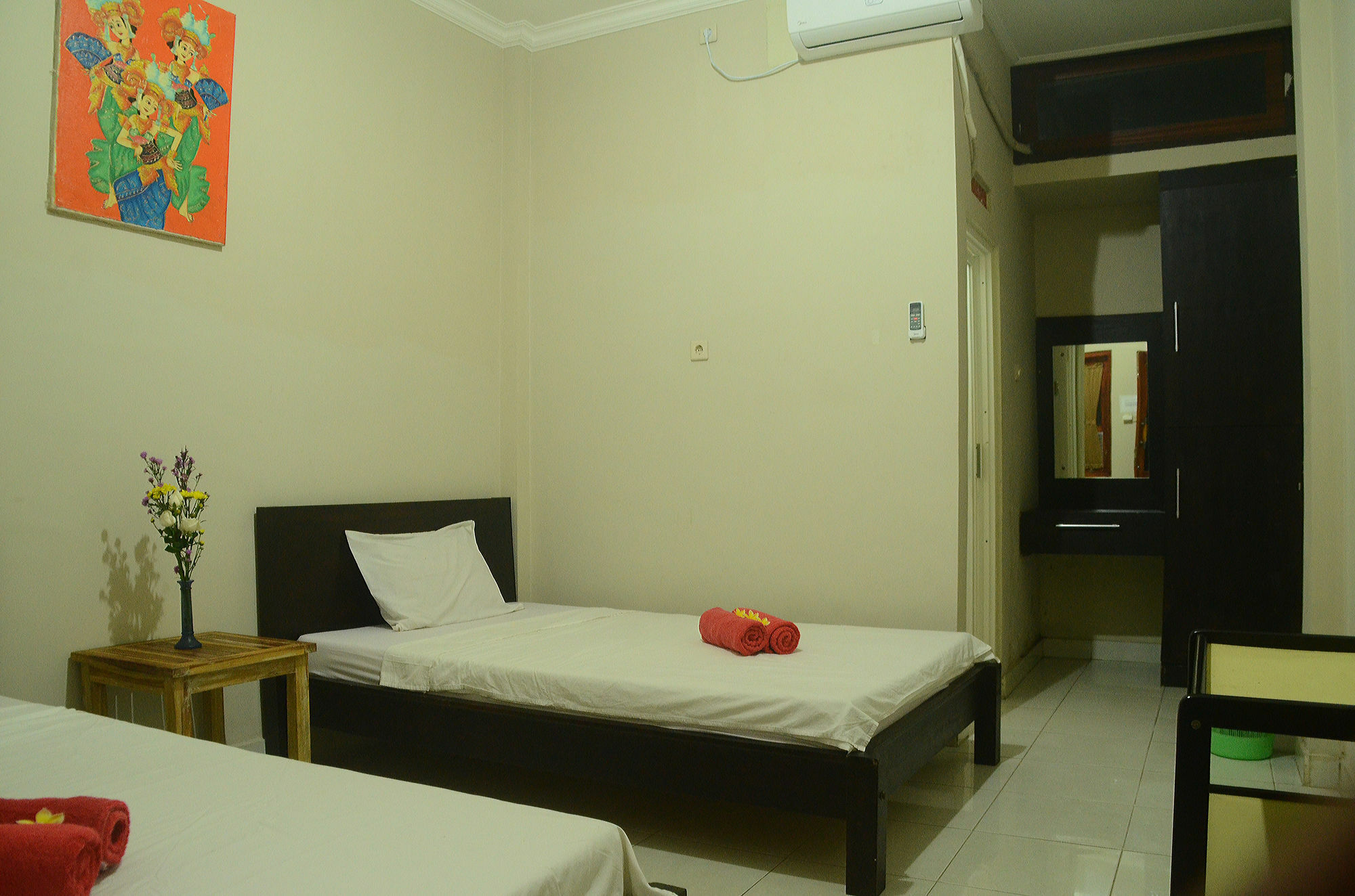 Budget Door Legian Inn Кута Экстерьер фото